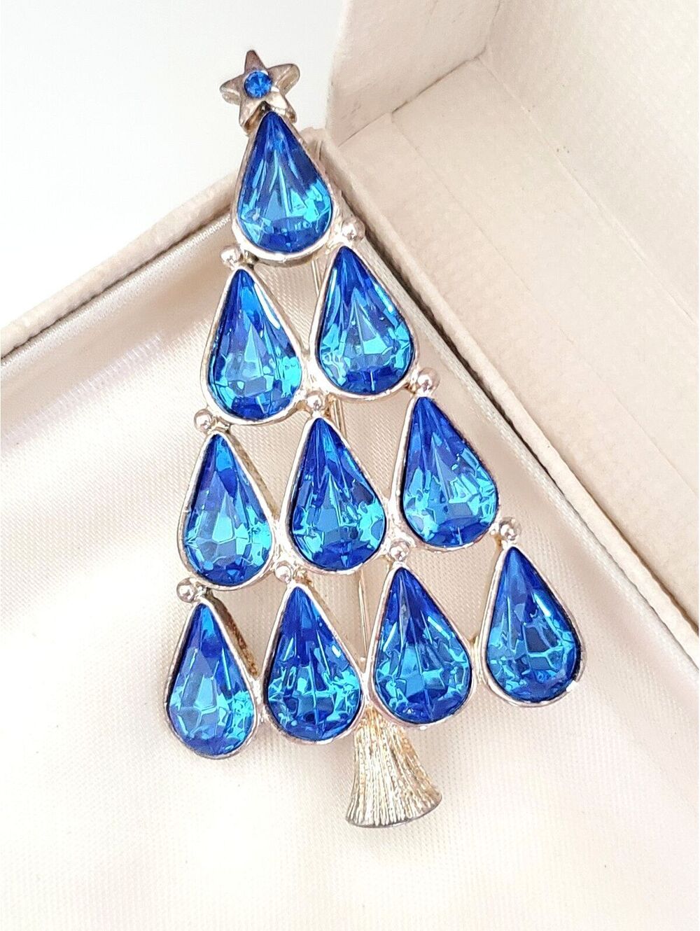 Vintage Eisenberg Ice Blue Rhinestone Christmas Tree Brooch - Picture 2 of 6